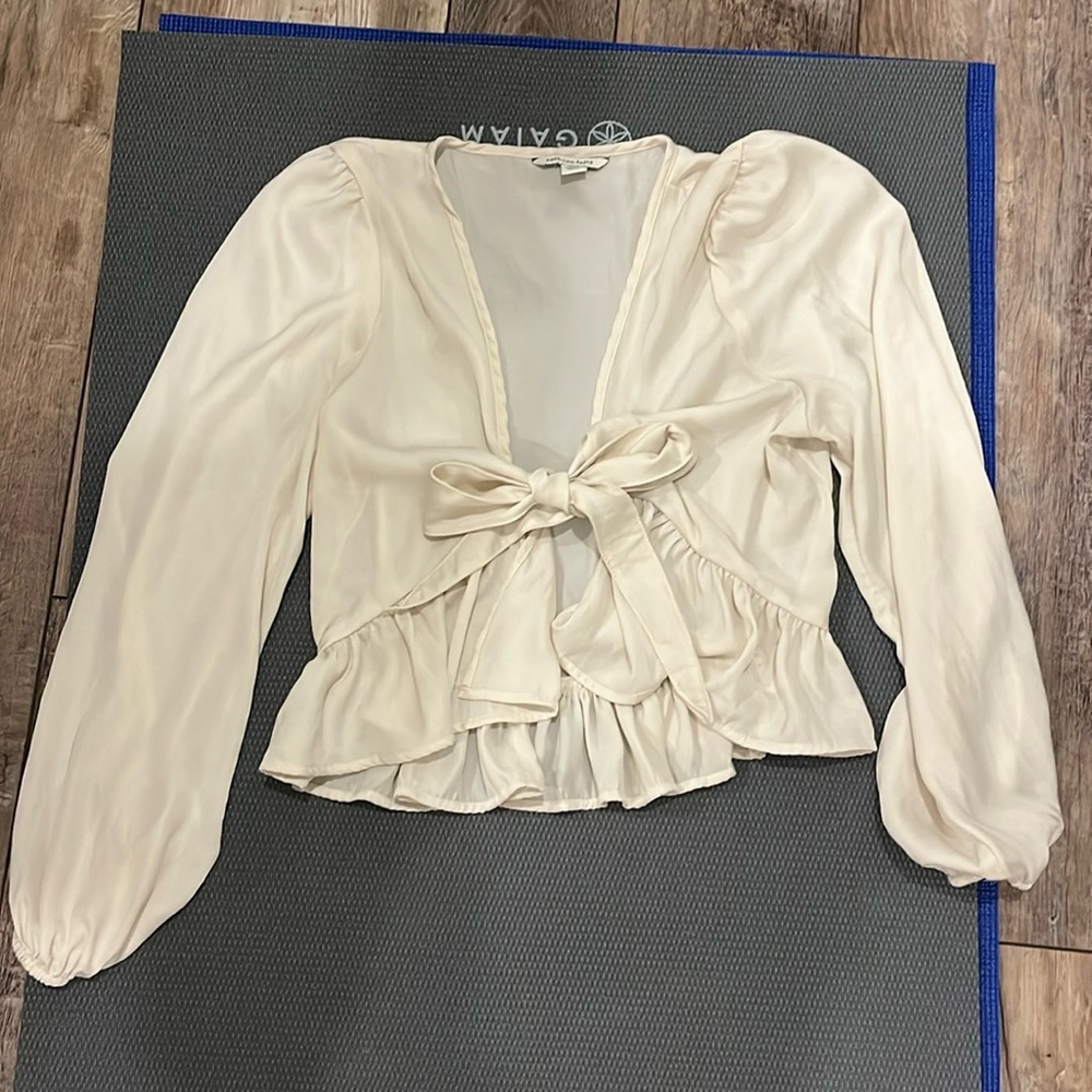 American Eagle white/cream tie fromt long sleeve top size S GUC